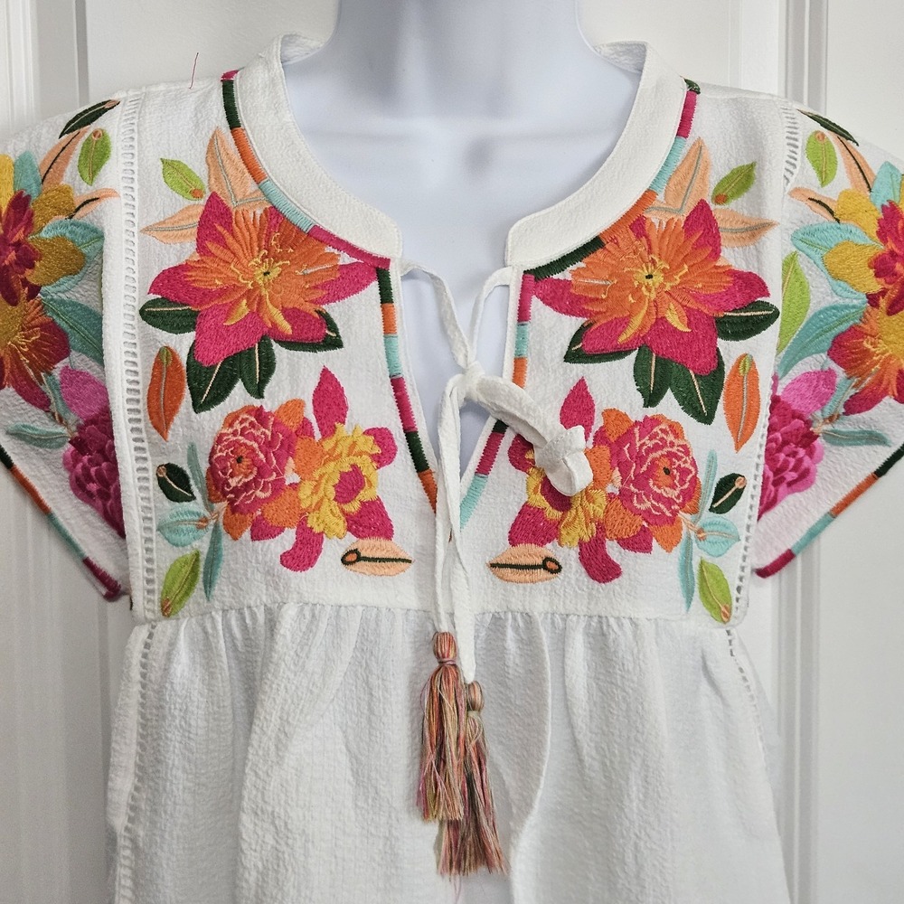 THML Floral Embroidered Tassel Tie Top Women's NWT Small - Picture 2 of 16